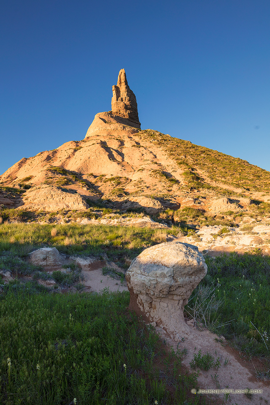 Chimney Rock towers above the plains of western Nebraska. - Nebraska Picture